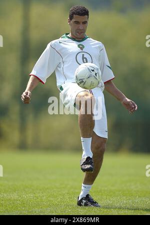 Noureddine Naybet von Marokko in Aktion bei Ciudad Deportiva de Abegondo am 18. Mai 2004 in A Coruña, Spanien. (Foto von QSP) Stockfoto