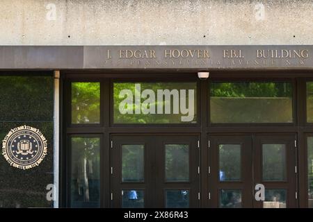 Washington DC, USA - 2. Mai 2024: Eingang zum Hauptquartier des FBI im J Edgar Hoover-Gebäude in der Innenstadt von Washington DC Stockfoto