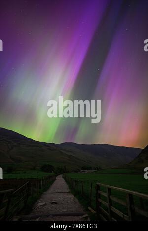 Aurora Borealis über Buttermere, Lake District, Großbritannien Stockfoto