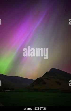 Aurora Borealis über Buttermere, Lake District, Großbritannien Stockfoto