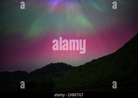 Aurora Borealis über Buttermere, Lake District, Großbritannien Stockfoto