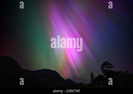 Aurora Borealis über Buttermere, Lake District, Großbritannien Stockfoto