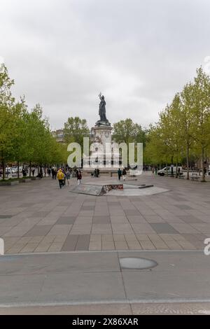 Paris, 19. April 2024: Ein Blick auf den Place de La Republique oder den Platz der Republik Stockfoto