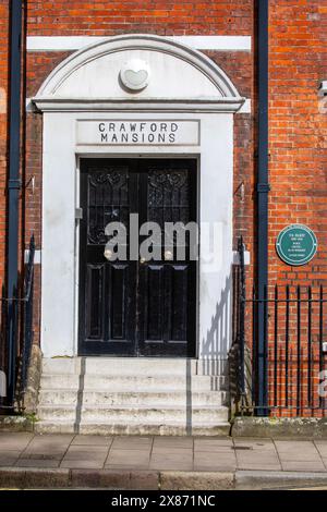 London, UK - 4. März 2024: Eine Gedenktafel an der Homer Row in Marylebone, London, Großbritannien, wo der Dichter, Kritiker und Dramatiker T. S. Eliot lebte. Stockfoto