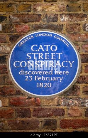 London, UK - 4. März 2024: Eine blaue Plakette an der Cato Street in Marylebone, London, zeigt an, wo die berüchtigte Cato Street Verschwörung entdeckt wurde Stockfoto