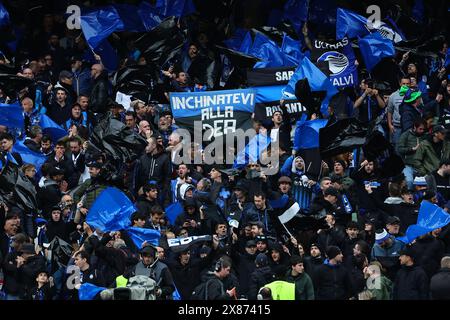 Atalanta-Fans jubeln beim Europa League-Finale 2023/2024 zwischen Atalanta BC und Bayer Leverkusen im Dublin Arena Stadion in Dublin (Republik Irland) am 22. Mai 2024 an. Stockfoto