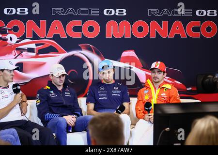 Monte Carlo, Monaco. Mai 2024. George Russell von Mercedes, Max Verstappen von Oracle Red Bull Racing, Alexander Albon von Williams und Charles Leclerc von Ferrari nehmen am 23. Mai 2024 in Monte-Carlo, Monaco, an einer Pressekonferenz vor dem Grand Prix von Monaco Teil. (Kreditbild: © Beata Zawrzel/ZUMA Press Wire) NUR REDAKTIONELLE VERWENDUNG! Nicht für kommerzielle ZWECKE! Stockfoto