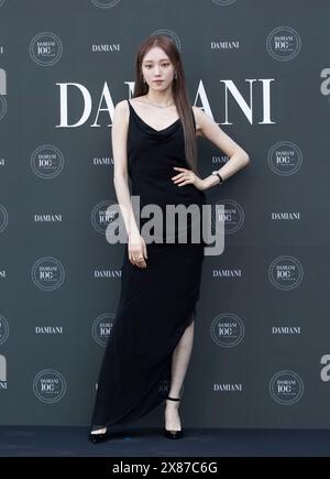 Seoul, Südkorea. Mai 2024. Die südkoreanische Schauspielerin Lee Sung-kyung nimmt am 23. Mai 2024 an einer Fotokonferenz zum 100. Jubiläum der Damiani 100 X 100 Italiani Exhibition in Seoul Teil. (Foto: Lee Young-HO/SIPA USA) Credit: SIPA USA/Alamy Live News Stockfoto