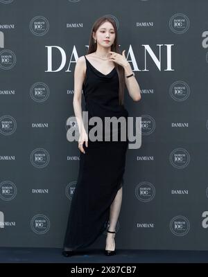 Seoul, Südkorea. Mai 2024. Die südkoreanische Schauspielerin Lee Sung-kyung nimmt am 23. Mai 2024 an einer Fotokonferenz zum 100. Jubiläum der Damiani 100 X 100 Italiani Exhibition in Seoul Teil. (Foto: Lee Young-HO/SIPA USA) Credit: SIPA USA/Alamy Live News Stockfoto