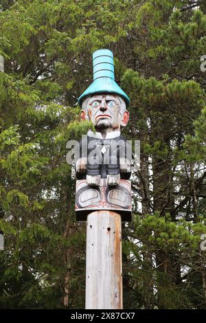 Seward Shame Pole (Replik), Saxman Village, Ketchikan, Revillagigedo Island, Clarence Strait, Alaska, USA, Golf von Alaska, Nordamerika Stockfoto