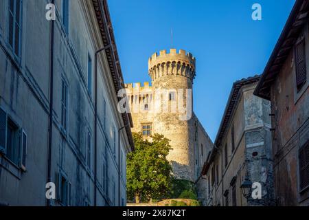 Schloss Orsini-Odescalchi in einer kleinen Stadt in Bracciano, Rom, Latium, Italien Stockfoto