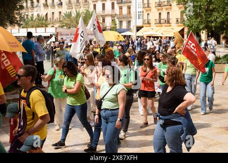 Valencia, Spanien - 23. Mai 2024: Tausende von Menschen nehmen an einem Protest Teil Stockfoto