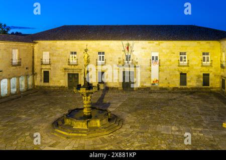 Largo do Paco, erzbischöflicher Palast Hof mit dem Chafariz dos Castelos (Brunnen), Braga, Minho, Portugal Stockfoto