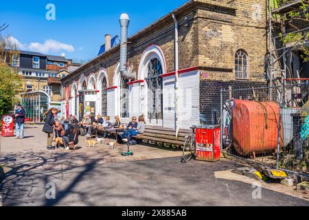 KOPENHAGEN, DÄNEMARK – 16. APRIL 2024: Freetown Christiania, auch bekannt als Christiania, ist eine gemeinschaftliche Gemeinde in Christianshavn Stockfoto