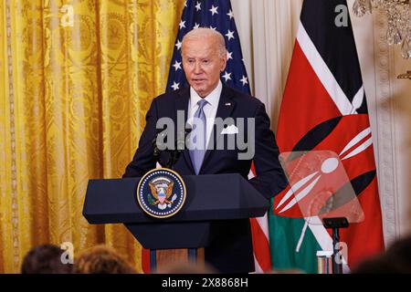 Washington, Vereinigte Staaten. Mai 2024. US-Präsident Joe Biden spricht während einer gemeinsamen Pressekonferenz mit dem kenianischen Präsidenten William Ruto, während des Staatsbesuchs von Präsident Rutoâs in den Vereinigten Staaten am Donnerstag, den 23. Mai 2024. Quelle: Aaron Schwartz/CNP/dpa/Alamy Live News Stockfoto