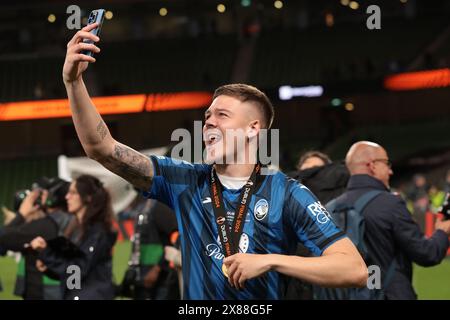 Dublin, Irland. Mai 2024. Emil Holm aus Atalanta feiert nach dem Sieg im UEFA Europa League-Spiel 3-0 im Aviva-Stadion in Dublin. Der Bildnachweis sollte lauten: Jonathan Moscrop/Sportimage Credit: Sportimage Ltd/Alamy Live News Stockfoto