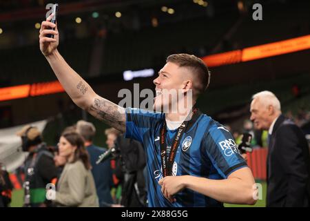 Dublin, Irland. Mai 2024. Emil Holm aus Atalanta feiert nach dem Sieg im UEFA Europa League-Spiel 3-0 im Aviva-Stadion in Dublin. Der Bildnachweis sollte lauten: Jonathan Moscrop/Sportimage Credit: Sportimage Ltd/Alamy Live News Stockfoto