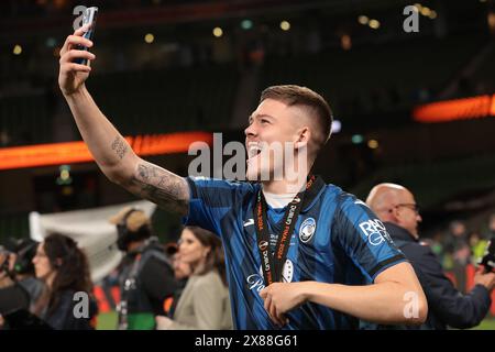 Dublin, Irland. Mai 2024. Emil Holm aus Atalanta feiert nach dem Sieg im UEFA Europa League-Spiel 3-0 im Aviva-Stadion in Dublin. Der Bildnachweis sollte lauten: Jonathan Moscrop/Sportimage Credit: Sportimage Ltd/Alamy Live News Stockfoto