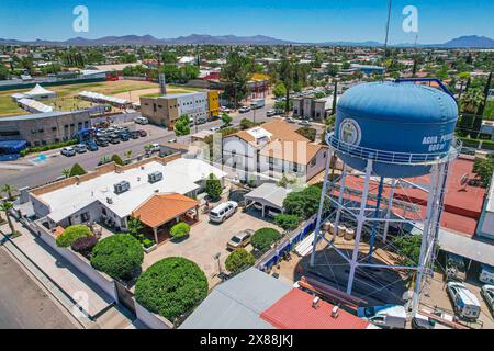 Luftaufnahme von Douglas Arizona in den Vereinigten Staaten, Grenzmauer und Agua Prieta Sonora Mexiko Stadt grenzt an die USA. Douglas in Cochise County im US-Bundesstaat. (Luis Gutierrez / Norte Photo) Vista Aerea de Douglas Arizona en Lo Estados Unidos, muro fronterizo y Agua Prieta Sonora Mexico ciudad mexicana frentera con EU. Douglas en el condado de Cochise en el estado estadounidense. (Foto Luis Gutierrez / Norte) Stockfoto