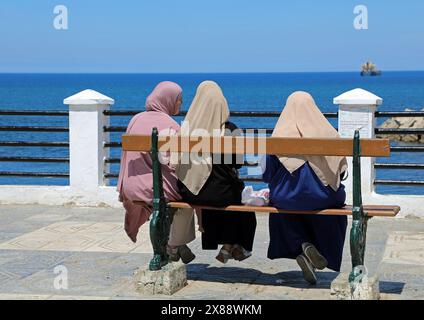 Direkt am Meer des Viertels Bab el Oued in Algier Stockfoto