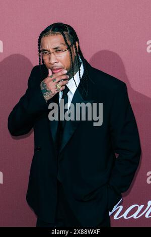 Antibes, Frankreich. Mai 2024. Tyga posiert auf dem Roten Teppich bei der 30. Ausgabe der amfAR Gala Cannes während des 77. Festivals de Cannes. Foto von Julie Edwards./Alamy Live News Stockfoto