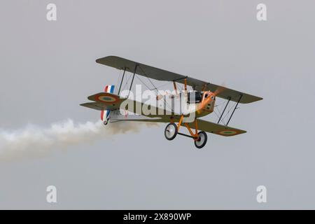 Royal Aircraft Factory SE-5A auf der Le Temps des Helices Air Show 2024 in La Ferte-Alais, Frankreich Stockfoto