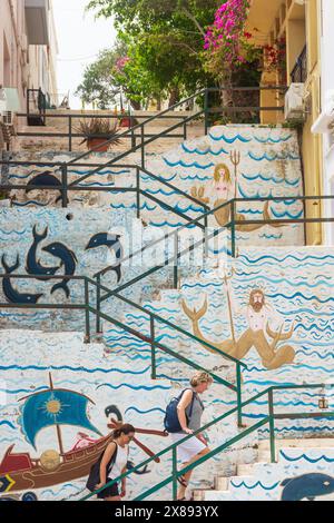 Kunstgemalte Treppen auf der Koritsas Straße in Agios Nikolaos auf Kreta Stockfoto