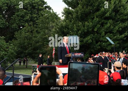 Bronx, USA. Mai 2024. Der ehemalige US-Präsident Donald Trump hält am Donnerstag, den 23. Mai 2024, eine Wahlkampfkundgebung für eine Wiederwahl in Crotona Park, Bronx, NY ab. (Foto: Cristina Matuozzi/SIPA USA) Credit: SIPA USA/Alamy Live News Stockfoto