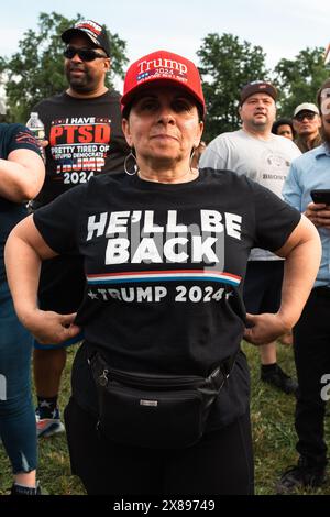 Bronx, USA. Mai 2024. Der ehemalige US-Präsident Donald Trump hält am Donnerstag, den 23. Mai 2024, eine Wahlkampfkundgebung für eine Wiederwahl in Crotona Park, Bronx, NY ab. (Foto: Cristina Matuozzi/SIPA USA) Credit: SIPA USA/Alamy Live News Stockfoto