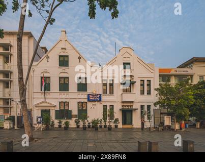 Jakarta, Indonesien - 7. Mai 2024. Die Fassade des Museums Wayang am Morgen. Stockfoto