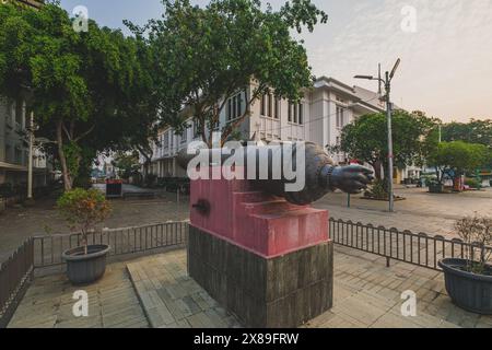 Jakarta, Indonesien - 7. Mai 2024. Eine historische Si-Jagur-Kanone auf einem friedlichen Fatahillah-Platz. Stockfoto