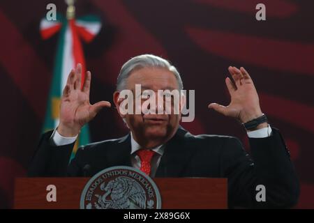 Nicht exklusiv: Präsident von Mexiko, Andres Manuel Lopez Obrador, spricht während einer Briefing-Konferenz vor Reportern im Nationalpalast. Stockfoto