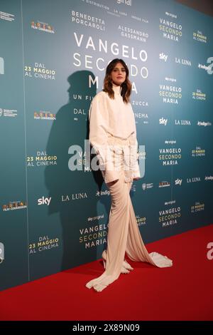 Mailand, Italien. Mai 2024. Benedetta Porcaroli nimmt am 23. Mai 2024 an der Fotokonferenz zur italienischen Premiere von Vangelo secondo Maria in Mailand Teil (Foto: Alessandro Bremec/NurPhoto). Quelle: NurPhoto SRL/Alamy Live News Stockfoto