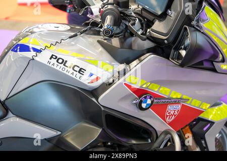 Bordeaux , Frankreich - 05 22 2024 : Polizei nationale CRS Motorrad bmw rt 1250 Logo Zeichen auf Polizisten Motorrad Stockfoto