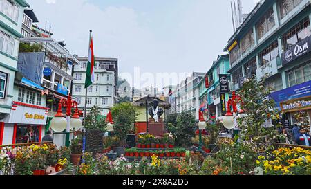 INDIEN, SIKKIM, GANGTOK, Dezember 2023, Tourist, Blick auf Mahatma Gandhi, MG Road. Stockfoto