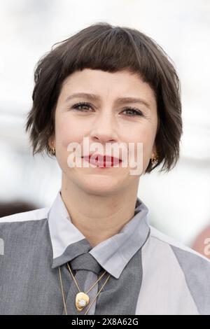 Cannes, Frankreich. Mai 2024. Crista Alfaiate nimmt am Grand Tour Fotocall beim 77. Jährlichen Filmfestival von Cannes am 23. Mai 2024 im Palais des Festivals in Cannes Teil. Foto: David Niviere/ABACAPRESS. COM Credit: Abaca Press/Alamy Live News Stockfoto