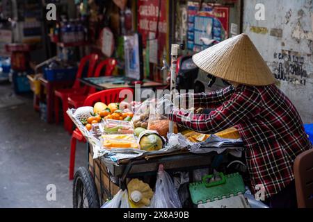 Mobiles Geschäft in der Straße von Saigon in Vietnam Stockfoto