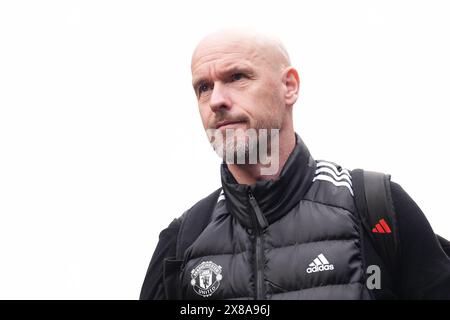 Aktenfoto vom 06.05.2024 des Managers von Manchester United Erik Ten Hag. Manchester United könnte im Finale des FA Cups mit einer fast unmöglichen Aufgabe gegen den Konkurrenten Manchester City konfrontiert sein, aber der Verein sollte in der nächsten Saison den Trainer Erik Ten Hag nicht verlassen, so der ehemalige Vollverteidiger Paul Parker. Ausgabedatum: Freitag, 24. Mai 2024. Stockfoto