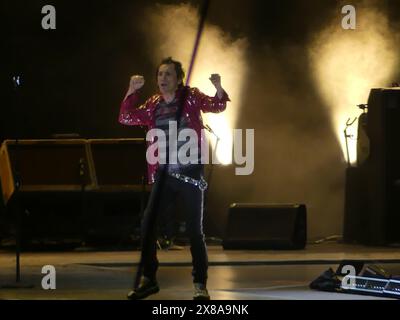 Met Life Stadium, East Rutherford, NJ 07073. Mai 2024. Zum Vergnügen eines schwankenden Fansees brachten die Rock and Roll Legends Mick Jagger, Keith Richards, Ronnie Wood, Darryl Jones und Steve Jordan die Rolling Stones Hackney Diamonds Tour ins LIFE Stadium außerhalb von Manhattan. ©Julia Mineeva/EGBN TV News/Alamy Live News Stockfoto