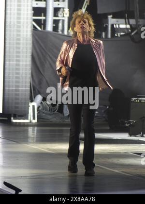 Met Life Stadium, East Rutherford, NJ 07073. Mai 2024. Zum Vergnügen eines schwankenden Fansees brachten die Rock and Roll Legends Mick Jagger, Keith Richards, Ronnie Wood, Darryl Jones und Steve Jordan die Rolling Stones Hackney Diamonds Tour ins LIFE Stadium außerhalb von Manhattan. ©Julia Mineeva/EGBN TV News/Alamy Live News Stockfoto