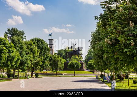 Statue des legendären Tamerlane Amir Temur zu Pferd in Taschkent, Usbekistan. Stockfoto