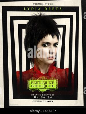 BeetleJuice BeetleJuice (2024) unter der Regie von Tim Burton und mit Winona Ryder als Lydia Deetz in der Hauptrolle in dieser lang erwarteten Fortsetzung des Originals von 1988 über einen Geist, der rekrutiert wird, um ein Haus zu verfolgen. Poster mit US-Zeichen ***NUR FÜR REDAKTIONELLE ZWECKE***. Quelle: BFA / Warner Bros Stockfoto
