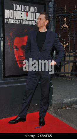 Tom Hiddleston bei der Pressetage „Romeo and Juliet“, Duke of York's Theatre, St. Martin's Lane, am Donnerstag, den 23. Mai 2024 in London, England, Großbritannien. CAP/CAN ©CAN/Capital Pictures Stockfoto