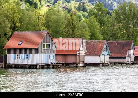 Bootshäuser in Bühl, großer Alpsee, bei Immenstadt, Oberallgäu, Allgäu, Bayern, Deutschland, Europa Stockfoto