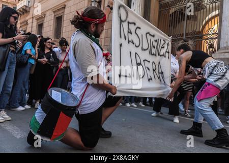 Palermo, Italien. Mai 2024. Flash Mob unserer Gewalt gegen die Gewalt der Regierung von Giorgia Meloni. (Foto: Antonio Melita/Pacific Press) Credit: Pacific Press Media Production Corp./Alamy Live News Stockfoto