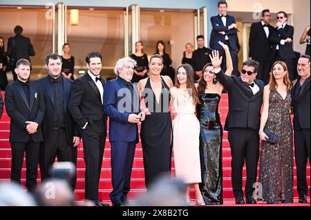 News - Lamour Ouf Beating Hearts Red Teppich - das 77. Jährliche Filmfestival von Cannes Anthony Bajon, Karim Laklou, Francois Civil, Alain Chabat, Adele Exarchopoulos, Mallory Wanecque, Elodie Bouchez, Alain Attal, Präsident der Internationalen Kritikwoche der Jury, Audrey Diwan, Gilles Lellouche besuchen den L Amour Ouf Beating Hearts Red Carpet beim 77. jährlichen Filmfestival in Cannes am 23. Mai 2024 im Palais des Festivals. Cannes Palais des Festival Frankreich Copyright: XStefanosxKyriazisx/xLiveMediax LPN 1366689 Stockfoto