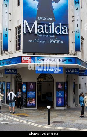 Matilda, das Musical im Cambridge Theatre, Seven Dials, Covent Garden, London, England, GROSSBRITANNIEN, GB. Stockfoto