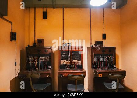 Ein Konferenzraum aus dem Zweiten Weltkrieg in den Lascaris war Rooms in Valletta, Malta Stockfoto