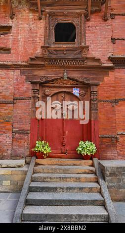 Geschnitzte Tür von Mul Chowk, Kathmandu Durbar Square, Kathmandu, Nepal. Stockfoto