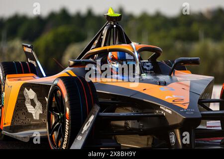 05 HUGHES Jake (gbr), NEOM McLaren Formula E Team, Nissan e-4ORCE 04, Aktion beim Shanghai ePrix 2024, 8. Treffen der ABB FIA Formel E Weltmeisterschaft 2023-24, auf dem Shanghai International Circuit vom 24. Bis 26. Mai 2024 in Shanghai, China - Foto Julien Delfosse / DPPI Stockfoto